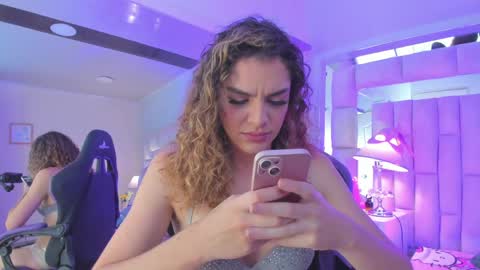 Snapshot of mariiahneedles chatting on May 7, 2026, 7:52 pm mariiahneedles online show from May 7, 2026, 7:52 pm