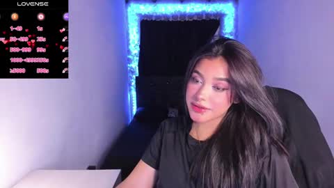 Mariana Hasper online show from March 5, 2025, 12:59 am
