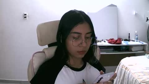 Snapshot of marilove40925 chatting on November 6, 2025, 3:40 am marilove40925 online show from November 6, 2025, 3:40 am