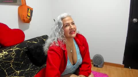 Snapshot of marilyn70 chatting on October 13, 2025, 10:32 pm marilyn70 online show from October 13, 2025, 10:32 pm