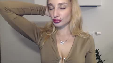 MarilynDevilish online show from January 3, 2025, 9:15 pm