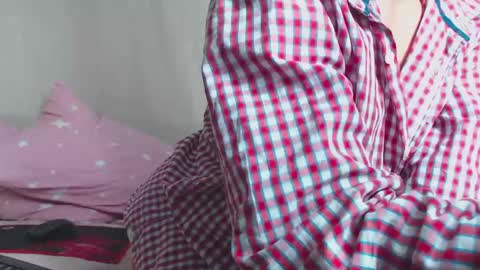 Snapshot of marina1995d chatting on January 12, 2025, 4:42 am FOREVER YOURS online show from January 12, 2025, 4:42 am