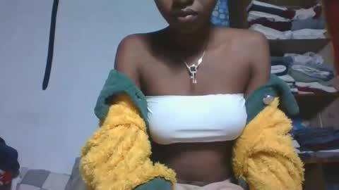Snapshot of marinagold69 chatting on May 16, 2026, 12:40 am marinagold69 online show from May 16, 2026, 12:40 am