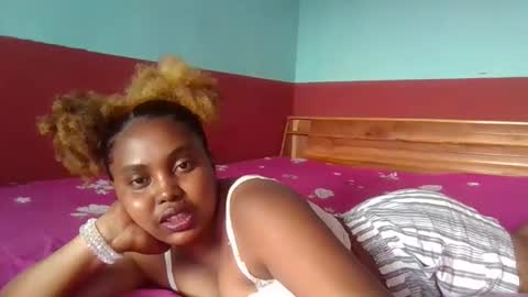 Snapshot of marinarahe chatting on January 7, 2026, 6:05 am marinarahe online show from January 7, 2026, 6:05 am