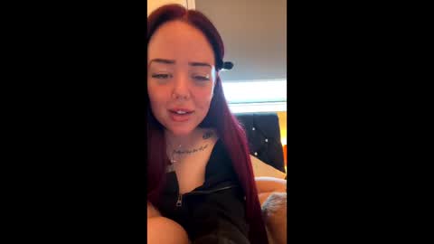 Snapshot of marinebelle11 chatting on June 10, 2026, 6:18 pm marinebelle11 online show from June 10, 2026, 6:18 pm