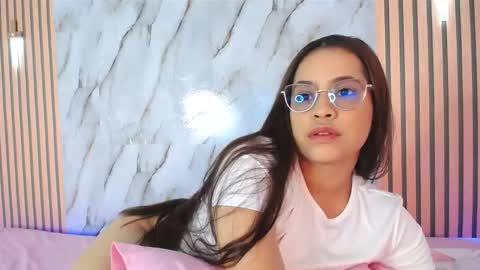 Marinella16 online show from November 24, 2025, 7:35 pm