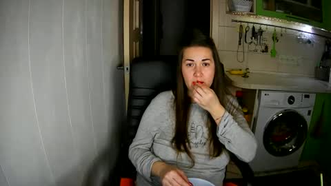 MarinettaQhot online show from December 26, 2024, 8:11 pm