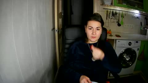 MarinettaQhot online show from December 29, 2024, 4:19 pm