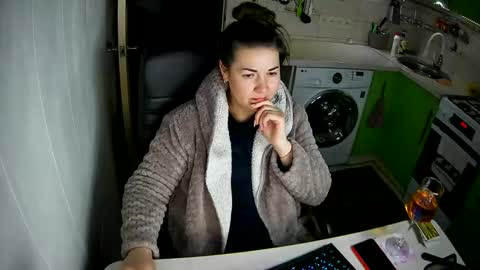 MarinettaQhot online show from February 17, 2025, 6:48 pm