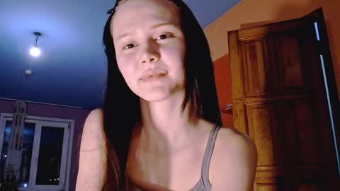 Mari online show from April 1, 2026, 1:41 pm