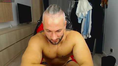 Snapshot of marismuscle chatting on October 1, 2025, 6:58 pm MarisMuscle online show from October 1, 2025, 6:58 pm