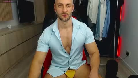 Snapshot of marismuscle chatting on October 14, 2025, 7:03 pm MarisMuscle online show from October 14, 2025, 7:03 pm