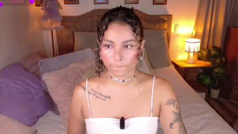 marivimichel_s online show from May 4, 2026, 9:49 am