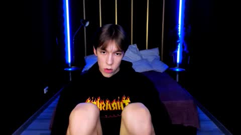 Mark online show from October 7, 2025, 3:53 pm