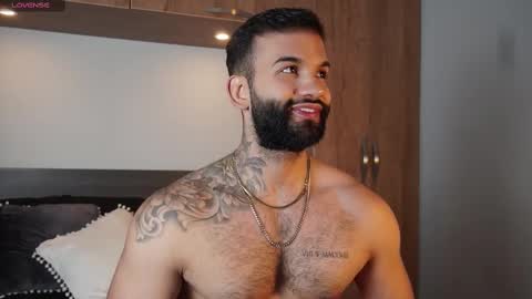 Mark online show from September 18, 2025, 9:39 pm