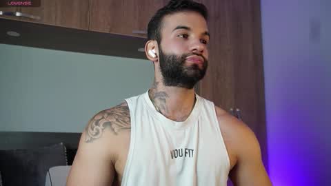 Mark online show from October 9, 2025, 7:34 pm