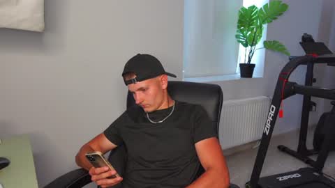 Snapshot of mark_karson chatting on August 2, 2026, 12:14 pm MARK KARSON online show from August 2, 2026, 12:14 pm