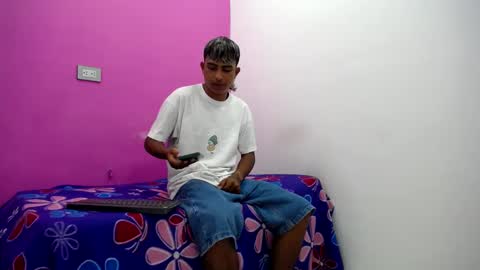 Snapshot of mark_latin18 chatting on February 12, 2025, 3:29 am mark_latin18 online show from February 12, 2025, 3:29 am