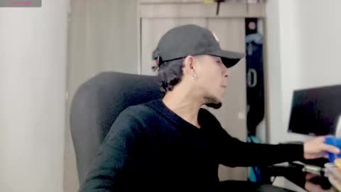 Snapshot of mark_rut chatting on March 3, 2025, 5:42 am MODEL Mark Rut online show from March 3, 2025, 5:42 am