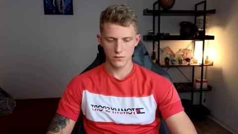 mark_shturman online show from October 18, 2025, 4:08 pm