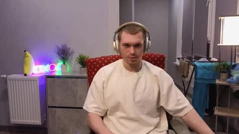 Snapshot of mark_stiff chatting on February 14, 2025, 7:54 pm Mark online show from February 14, 2025, 7:54 pm