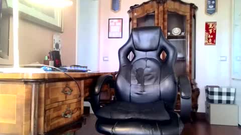 markmarkmark00 online show from November 29, 2025, 8:28 am