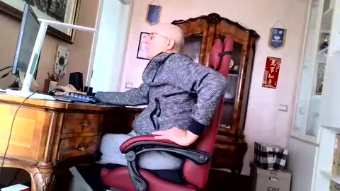 markmarkmark00 online show from February 5, 2026, 9:58 am