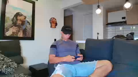 Sebastian online show from September 16, 2025, 11:39 pm