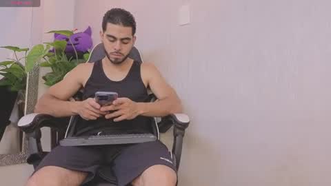Snapshot of markoss_miles chatting on July 5, 2026, 4:58 pm Markos online show from July 5, 2026, 4:58 pm