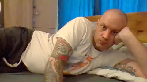 markus_7 online show from April 14, 2026, 7:47 am