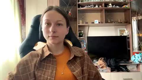 Snapshot of marlenahuit chatting on June 16, 2026, 5:21 am Lena online show from June 16, 2026, 5:21 am