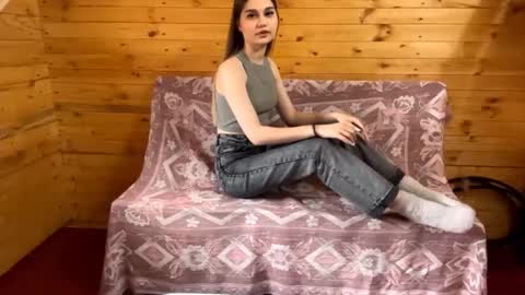 Ellie online show from September 19, 2025, 8:27 am