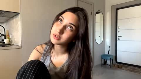 Kalli online show from June 3, 2026, 2:33 pm