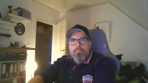 marriedcock1980 online show from December 16, 2024, 8:09 am