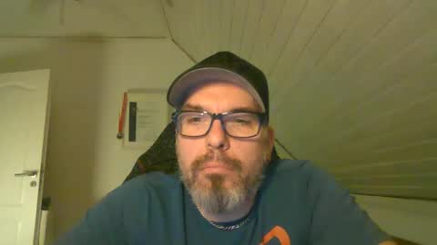 marriedcock1980 online show from February 19, 2025, 5:16 pm