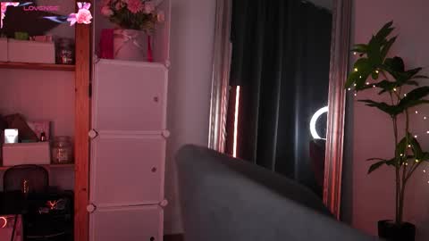 Maria  online broadcast from Tuesday to Suturday from 6 pm to 12 pm Germany time Sunday-Monday offline online show from October 4, 2025, 8:40 pm