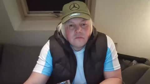 Snapshot of mars0481 chatting on December 6, 2024, 6:39 pm mars0481 online show from December 6, 2024, 6:39 pm