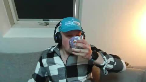 Snapshot of mars0481 chatting on February 14, 2025, 9:45 am mars0481 online show from February 14, 2025, 9:45 am