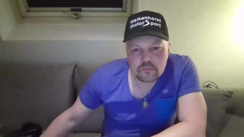 Snapshot of mars0481 chatting on February 19, 2025, 11:25 pm mars0481 online show from February 19, 2025, 11:25 pm