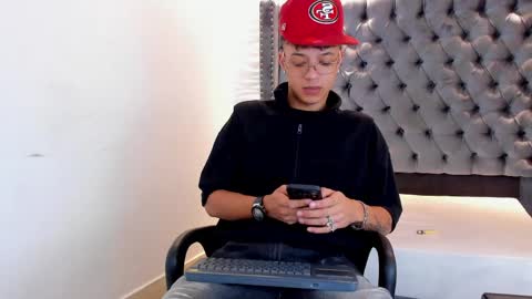 MARSHALL online show from April 7, 2026, 1:00 pm