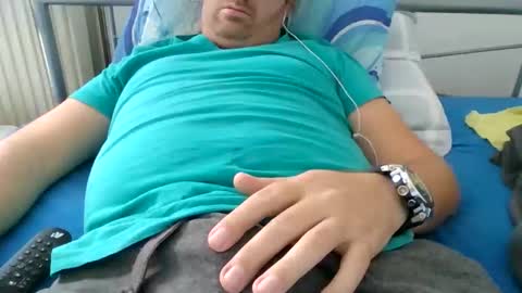 Snapshot of mart83_sllo chatting on October 25, 2025, 10:56 am Martin83 online show from October 25, 2025, 10:56 am