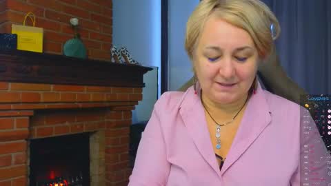 marta_wils online show from September 30, 2025, 6:51 am