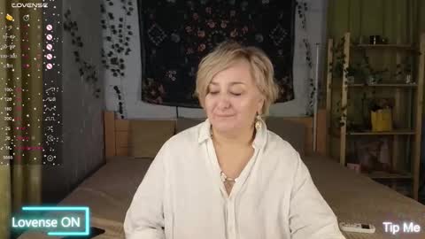 marta_wils online show from October 16, 2025, 2:01 am