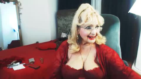 marthabrownn online show from September 12, 2025, 8:09 pm