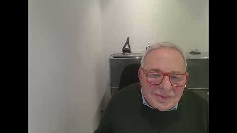 martin_1947 online show from January 14, 2025, 6:07 pm