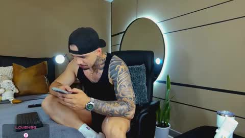 ONLYFANS Sotoandres   modelo independiente online show from December 22, 2025, 12:40 am