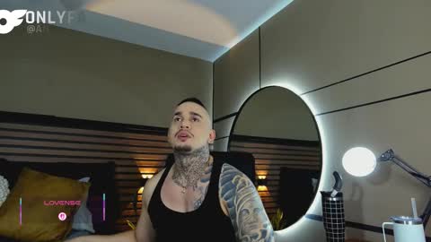 Snapshot of martin_colby05 chatting on February 18, 2026, 2:07 am ONLYFANS Sotoandres modelo independiente online show from February 18, 2026, 2:07 am