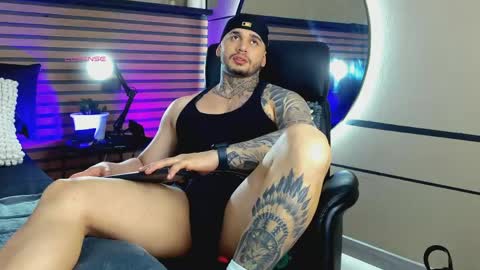 Snapshot of martin_colby05 chatting on April 13, 2026, 11:43 pm ONLYFANS Sotoandres modelo independiente online show from April 13, 2026, 11:43 pm