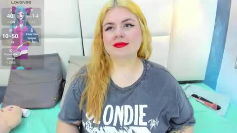 Snapshot of martina_armos chatting on February 26, 2026, 2:16 pm Martina online show from February 26, 2026, 2:16 pm