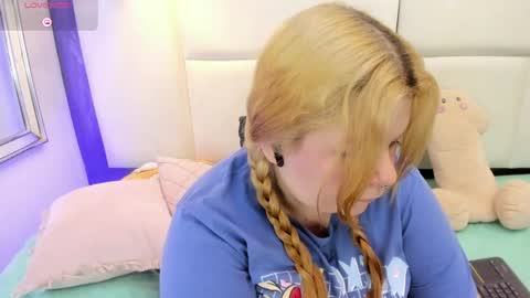 Snapshot of martina_armos chatting on May 11, 2026, 4:04 pm Martina online show from May 11, 2026, 4:04 pm